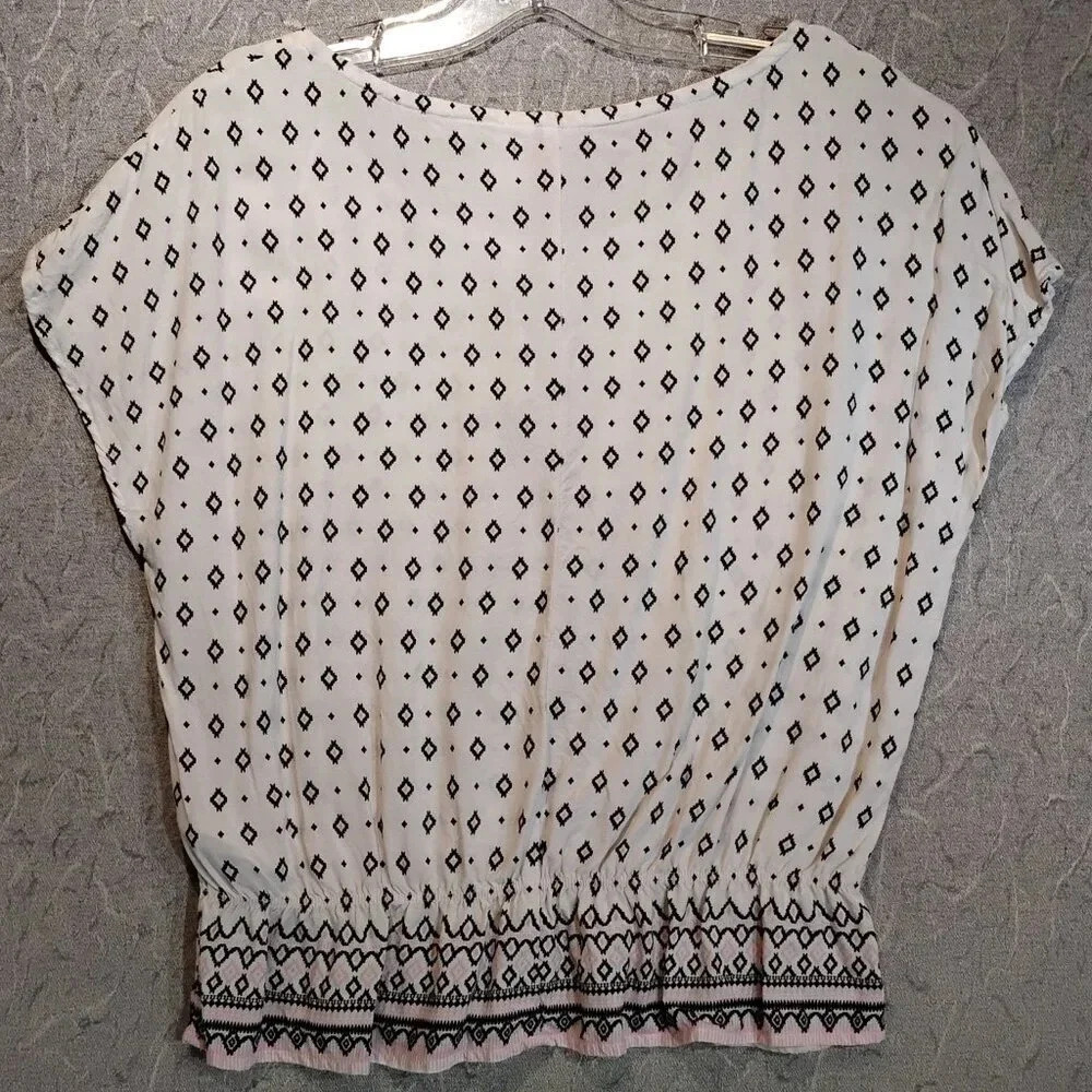H & M Divided White with Black Diamonds 1/4 Sleeve Blouse Size 8 - Picture 5 of 10